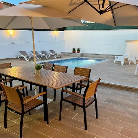 Vivienda Adosada Con Piscina Cerca De La Playa Aios