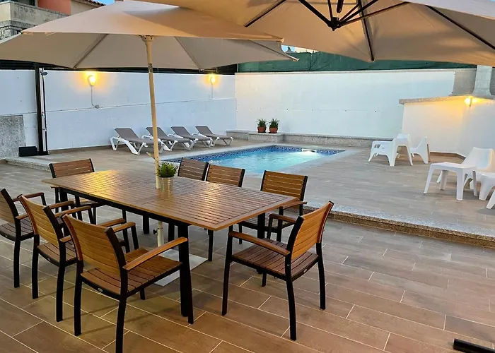 Vivienda Adosada Con Piscina Cerca De La Playa Aios